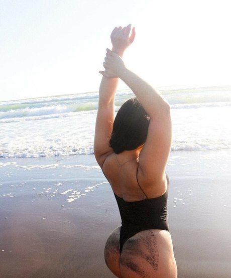 LouiseWhyyte hot pornstar photo