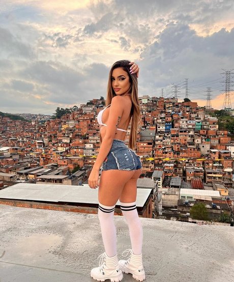 Larissa Ribas high quality model pics