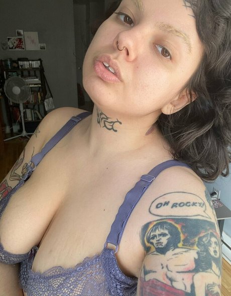 messgender pornographic actress img