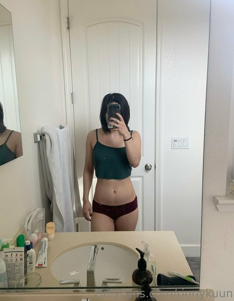 rinnykuun erotic star photo