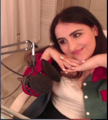 Alliebeemac erotic model archive