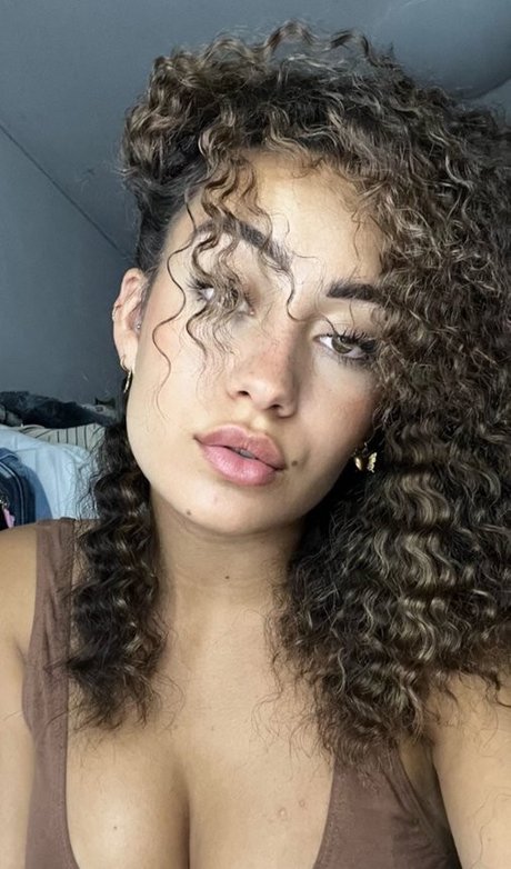 Marina Rivers model top photo