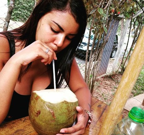 Evelim Alves pretty pornstar gallery