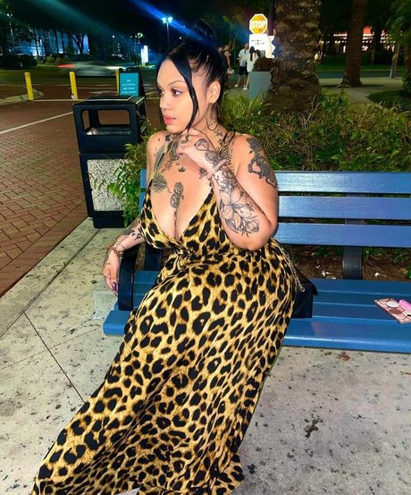 Krisssss__x erotic actress photos