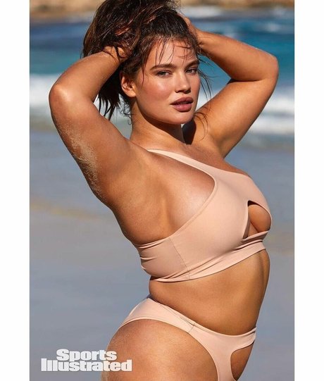 Tara Lynn star beautiful image