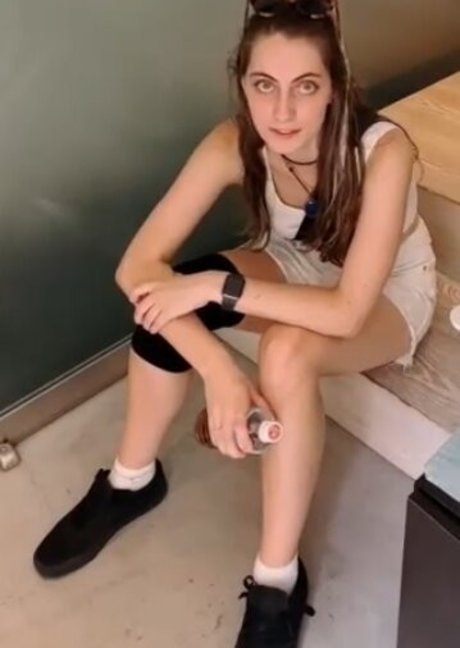 Seerasan model nude photos