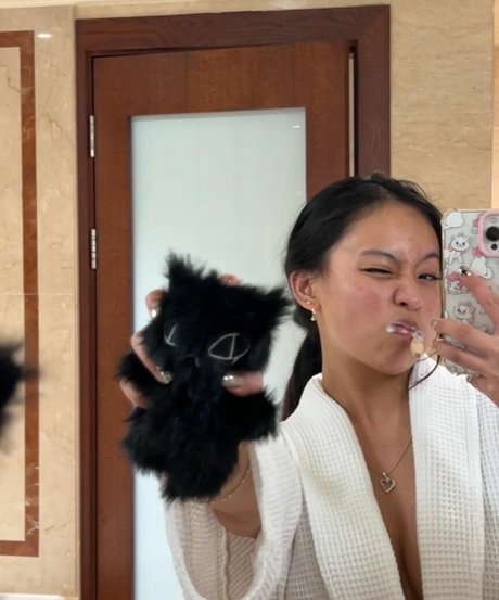 arabella vei exclusive model photo