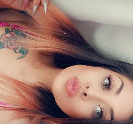 vipeach model erotic gallery