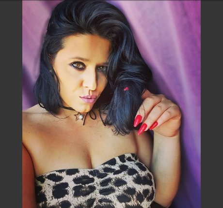 hotsexymommy69 erotic actress archive