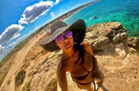 __mianina model erotic gallery