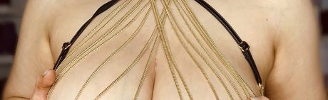 thrilllhoe free star nude galleries