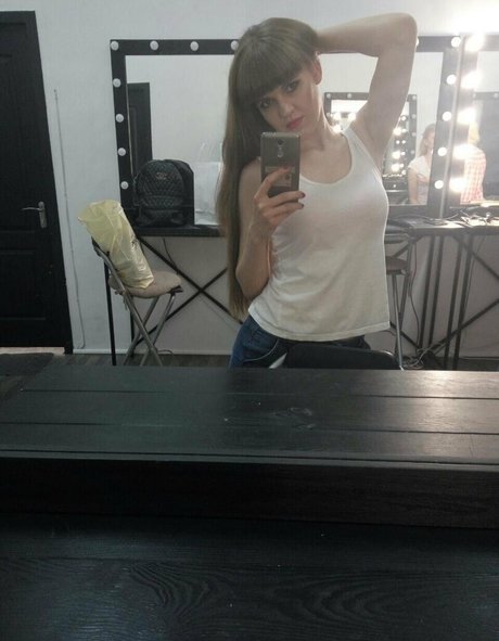 lilyapricot nice actress pics