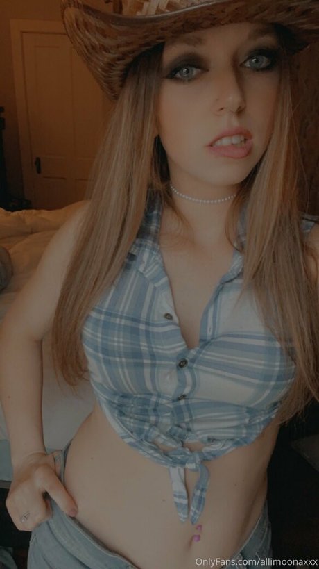 allimoonaxxx naked model photo