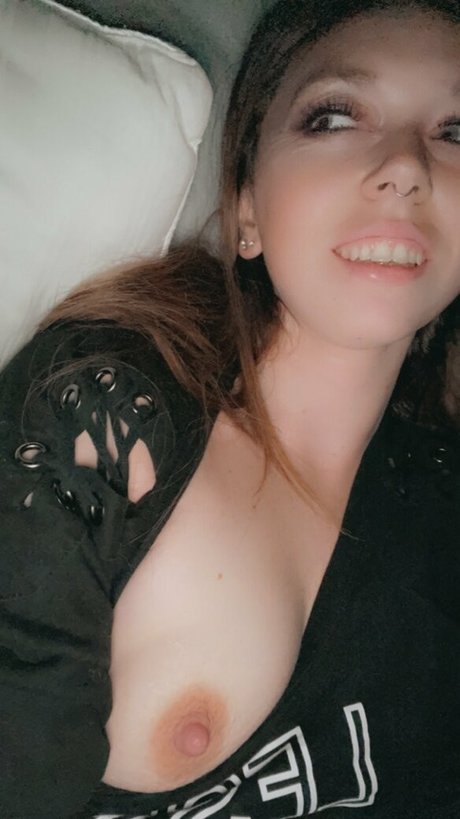 allimoonaxxx star adult pictures