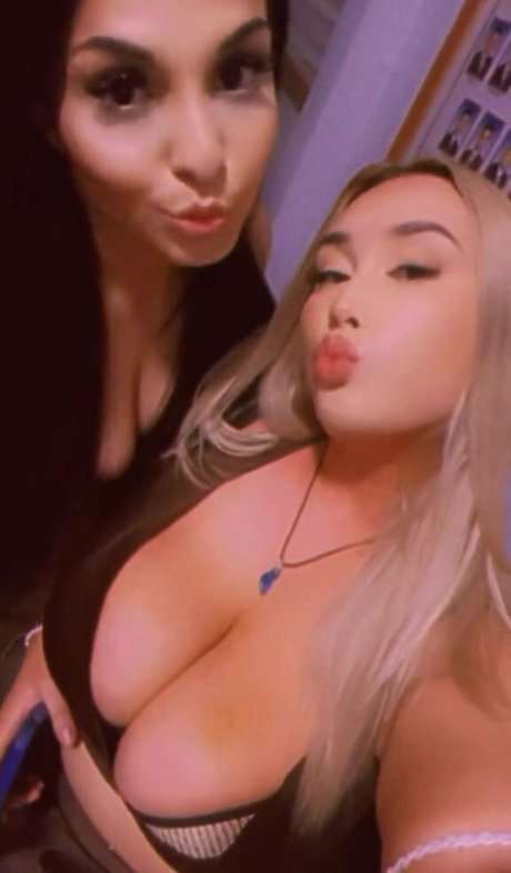 Wiz Chloifa naked pornstar photos