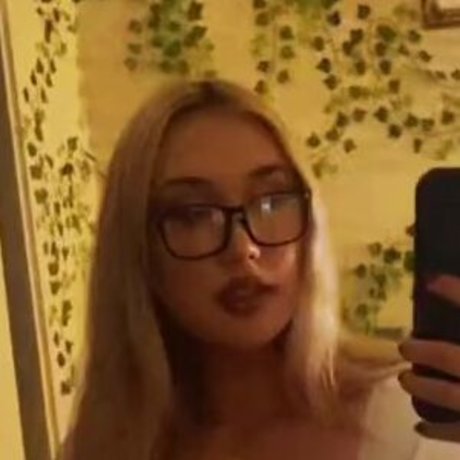 Wiz Chloifa star sex pictures