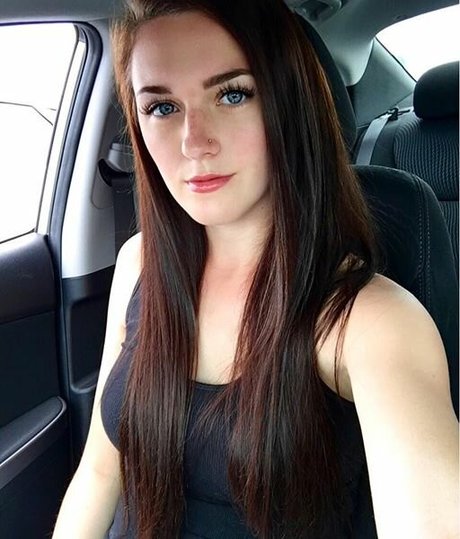 Hanna Zellers star top picture