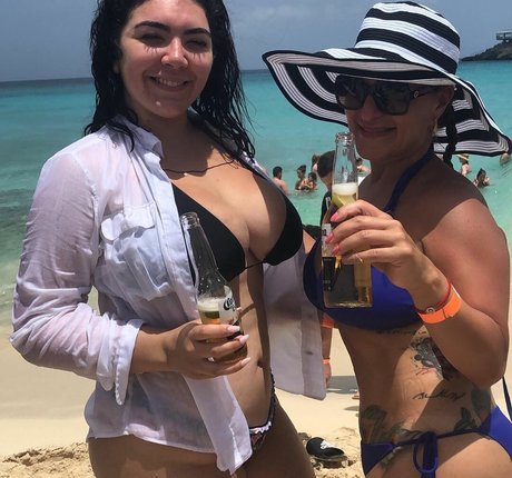 Nicky Nicole model hot pictures