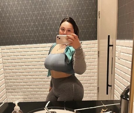 Rozzyrozzzz model adult photos