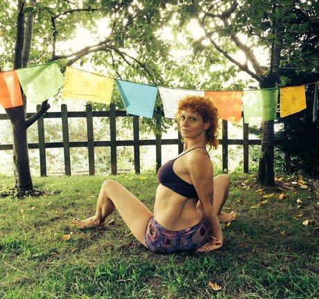 Demet Yoruc actress pics