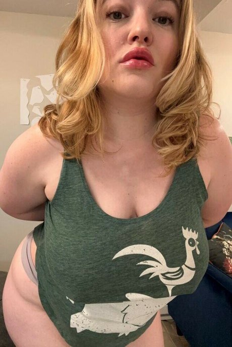 pixielula beautiful pornstar img