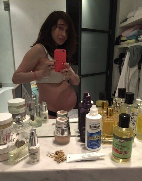 Carice Van Houten sex actress pictures