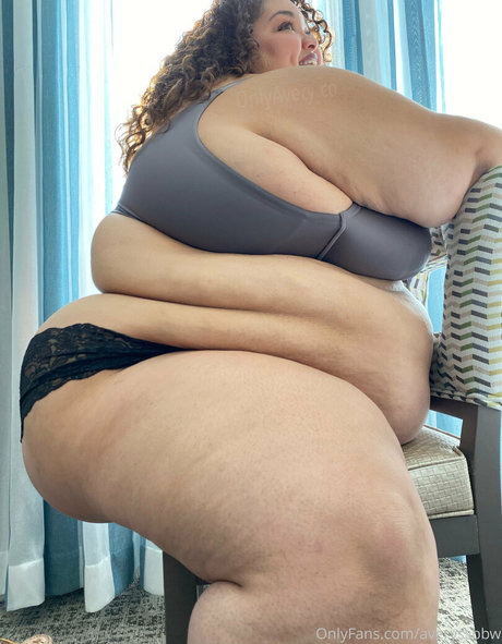 averyssbbw exclusive model pics
