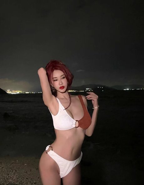 Dana Meng art model archive