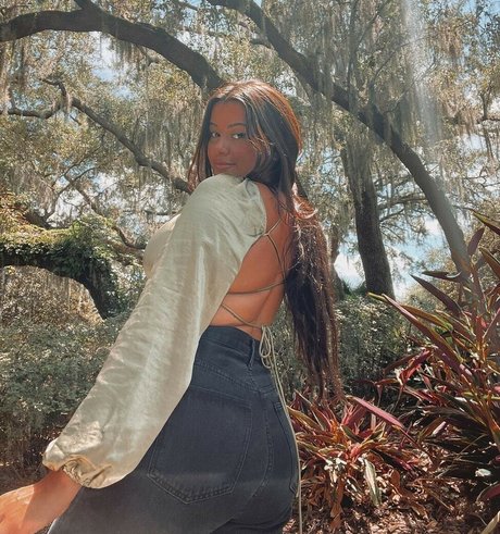 Carol Chaves art star pic