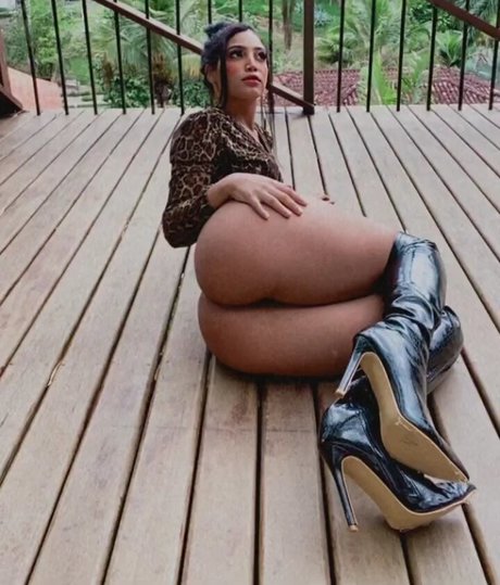 Najla Ferreira sexy star pictures