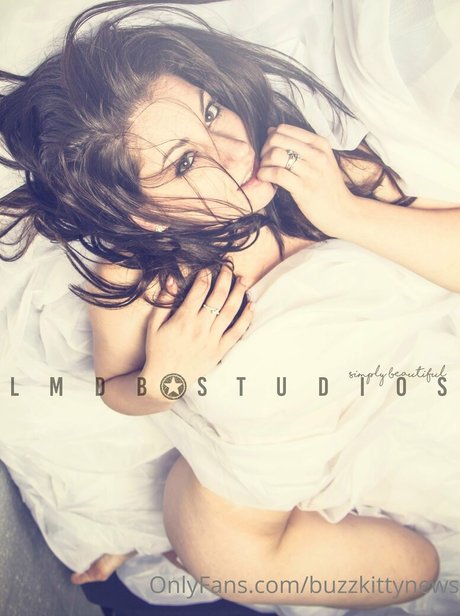 buzzkittynews nudes actress image