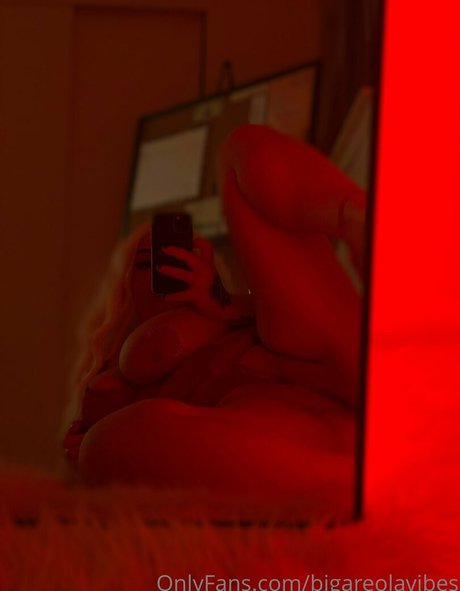 bigareolavibes erotic model archive