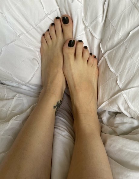 unconstrainedbyu adult star photo