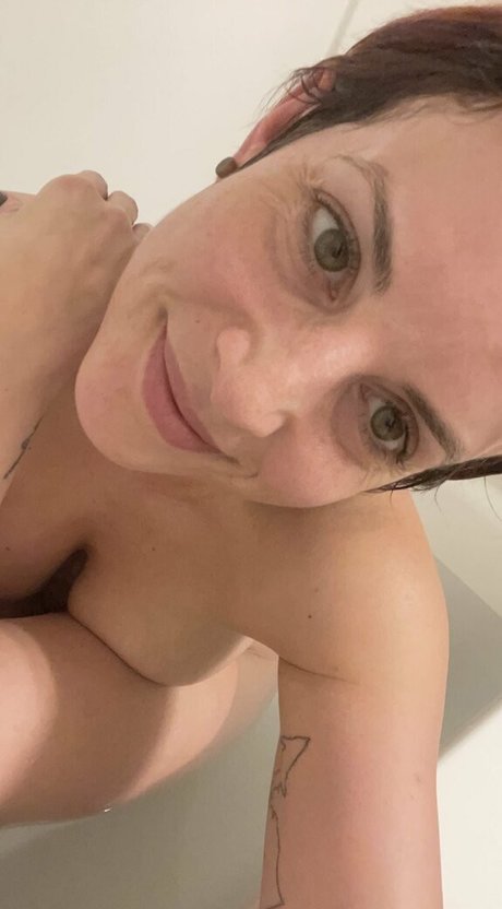 unconstrainedbyu model top images