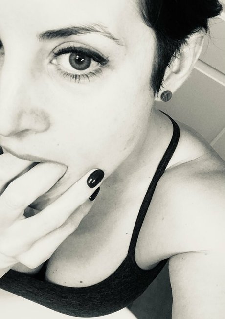 unconstrainedbyu pretty model pictures