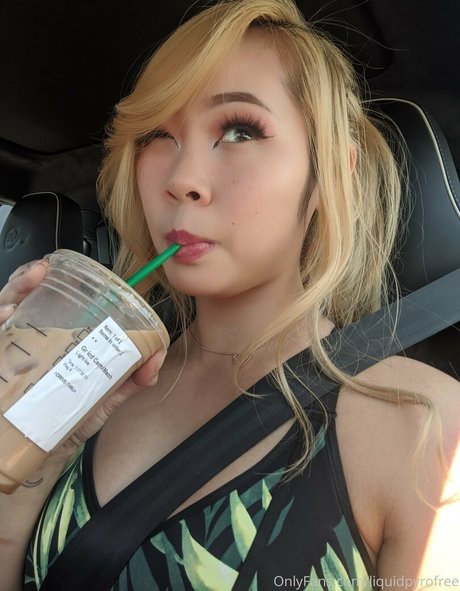 freejolene model erotic pic