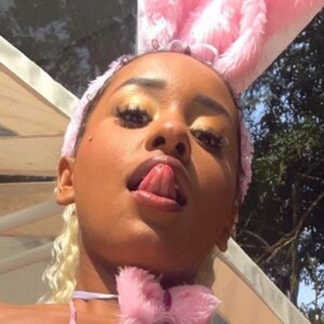 Kelly Medeiros pornstar art photo