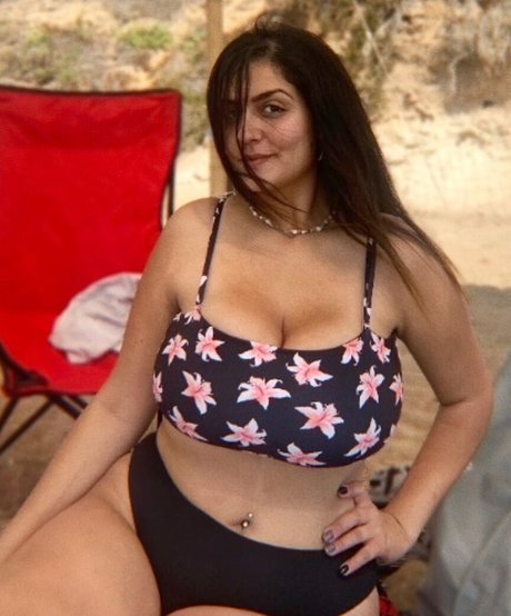 Noam L hd model gallery