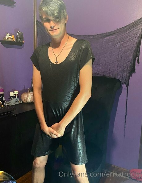 erikatrocity naked star pic