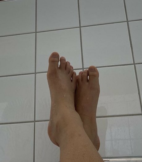 simplykimsfeet beautiful actress gallery