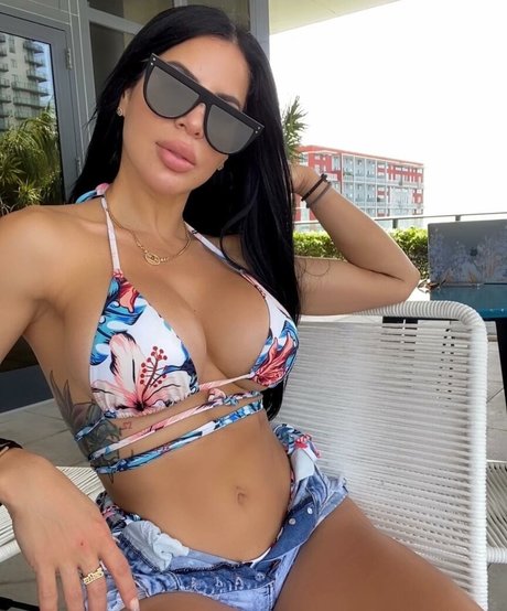 Yadydiva free model img