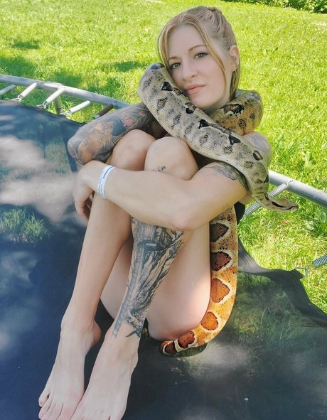 mikaylarainesfans high quality model photos