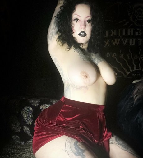 adellaaddams model erotic photo