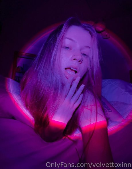 velvettoxinn model adult gallery