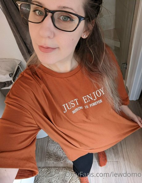 lewdomo hot star archive