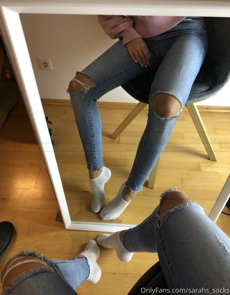 sarahs socks nude actress pics