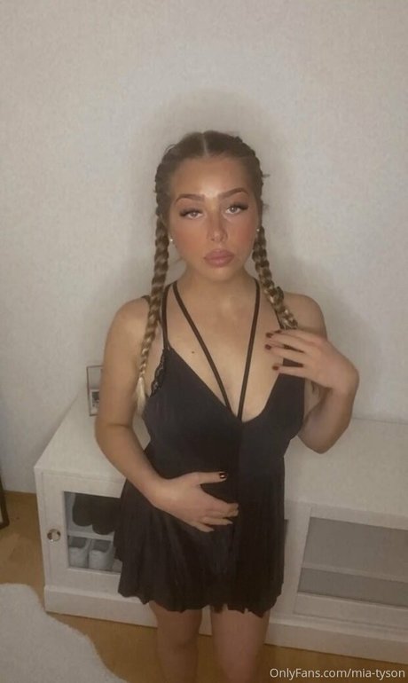 mia tyson pretty model galleries