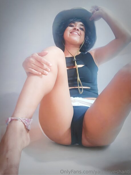 yamiloveshanti free model picture