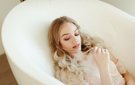 lizzysweetsofficial model adult img