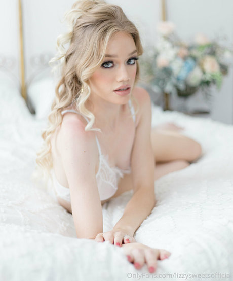 lizzysweetsofficial pornstar art photo